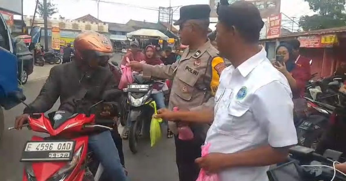 PJIB Berbagi Takjil dan Santunan 41 Anak Yatim