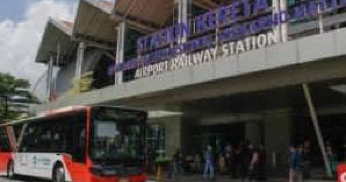 Pemprov DKI Jakarta Manjakan Lansia Dengan Trakyek Jarak Jauh