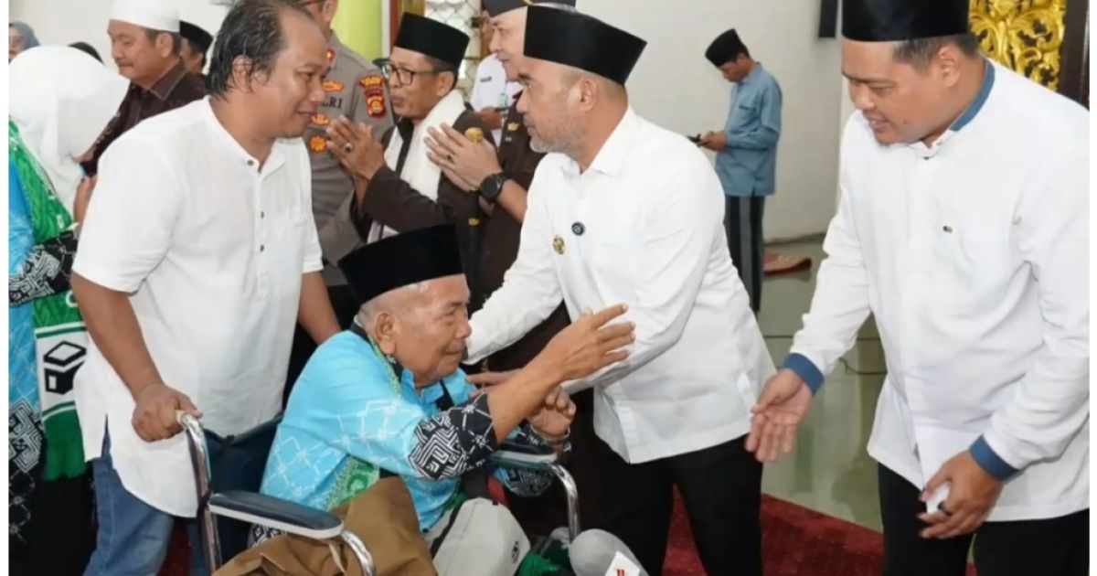 Bupati dan Wabup Bungo Lepas Keberangkatan Ratusan Calon Jamaah Haji