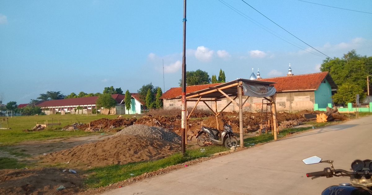 Pembangunan Gedung Koperasi Merah Putih Mangkrak di Lahan Fasum, Ketua Karang Taruna Rokhmat Firdaus: 