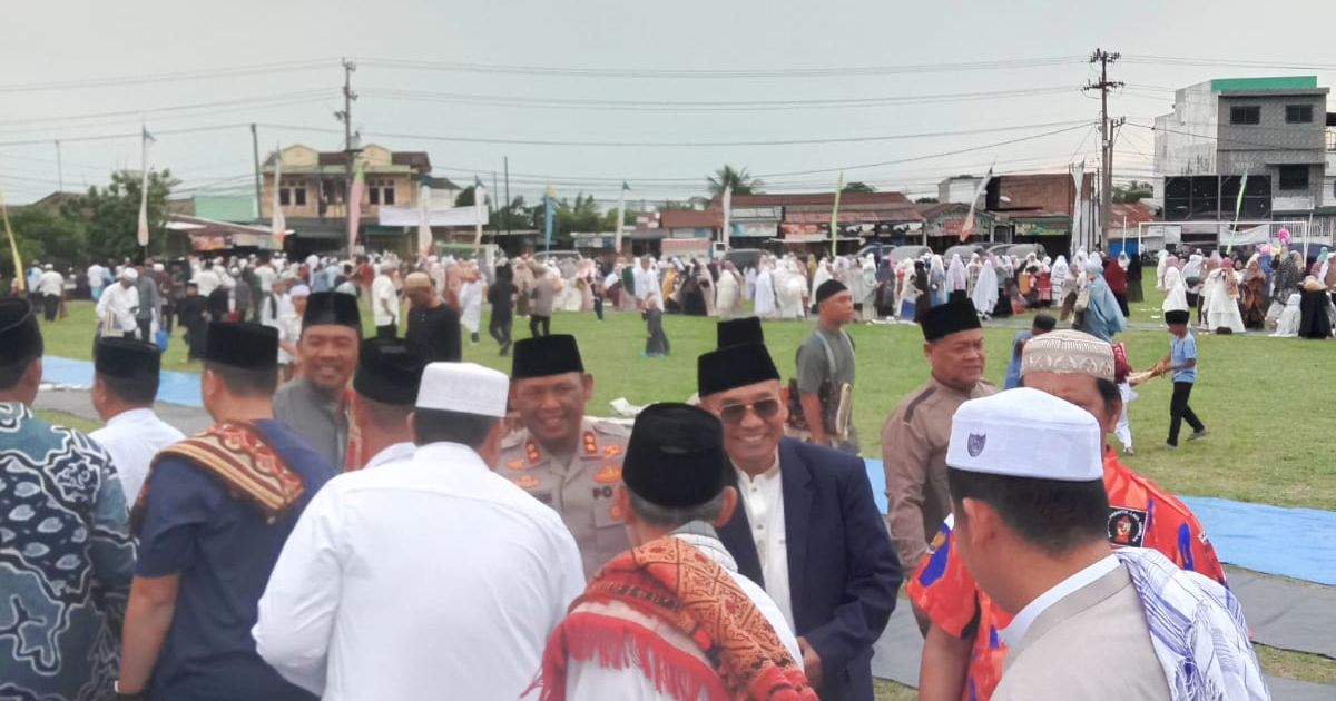 Bupati Simalungun Sholat Idul Adha 1447 H di dilapangan sepakbola Rambung merah, kecamatan Siantar, Ajak Masyarakat Perkuat Nilai Spiritual dan Sosial