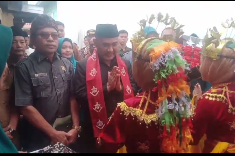 Bupati Bungo Lantik H.M. Thohir Sebagai PAW Datuk Rio Dusun Empelu Definitif Periode 2020–2028