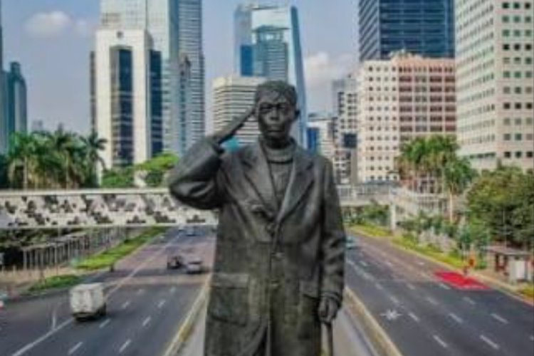 Suta Widhya: Mubazir Pindahkan Patung Sudirman