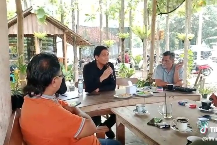 *Aliansi Wartawan Indramayu Bergerak, Gelar Aksi Unjuk Rasa Dan Boikot Pemberitaan Lucky Hakim*