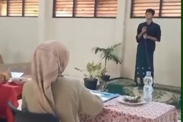 *Akbar Kelas 10 DKV SMK Manunggal: 