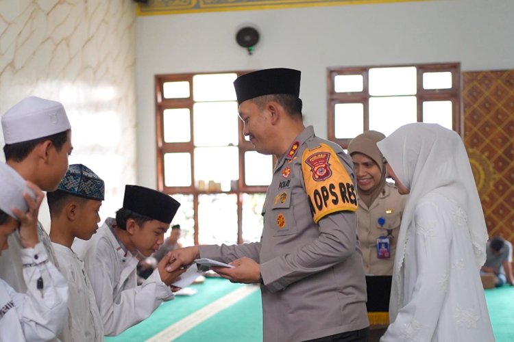 *Polres Bogor Berikan Santunan Kepada Sejumlah Anak Yatim dan Gelar Buka Puasa Bersama*