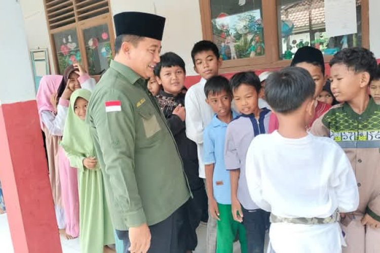 DPRD Kabupaten Indramayu Komisi ll Praksi PKB Amri Amrullah, S. Pd. Silaturahmi Di SDN 1 Sukahaji Patrol