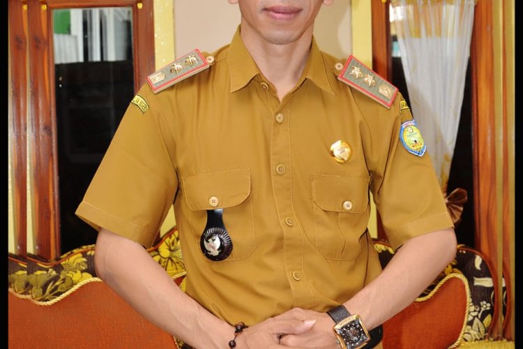 *Kuwu Jon Salamun Tuntaskan Harapan Warga Desa Tegal Mulya Yang Terdampak Pembangunan Tower*