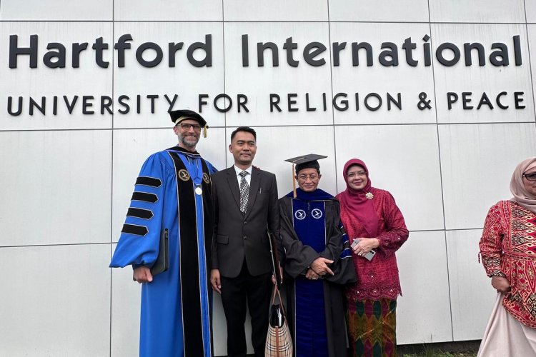 *Menag Nasaruddin Umar Terima Gelar Doctor of Divinity dari Hartford International University*