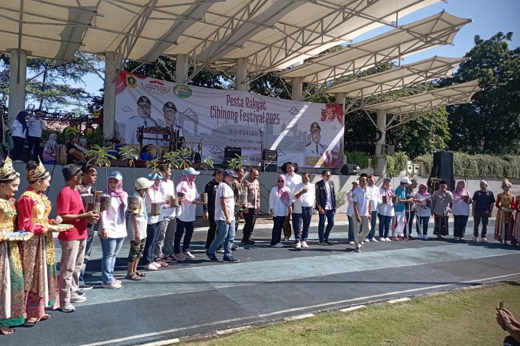 *Pesta Rakyat Festival 2025 Dalam Rangka HJB ke 543, di Gelar di Alun-Alun Cirimekar, Kecamatan Cibinong, Kabupaten Bogor*