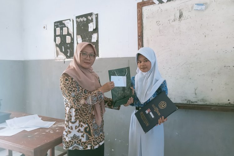 Najwa Azzahra Amalia Siswi Kelas 7 C SMPN2 Gebang Rahi Prestasi