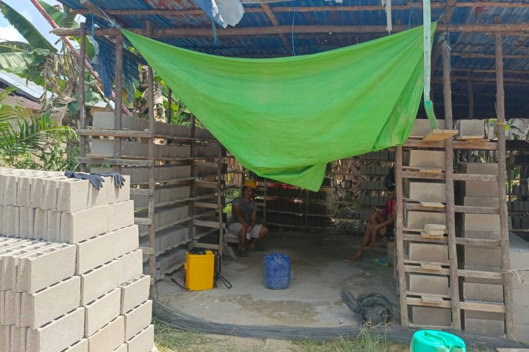Begini Proses Pembuatan Bata di Sekayam, Sanggau, Kalimantan Barat