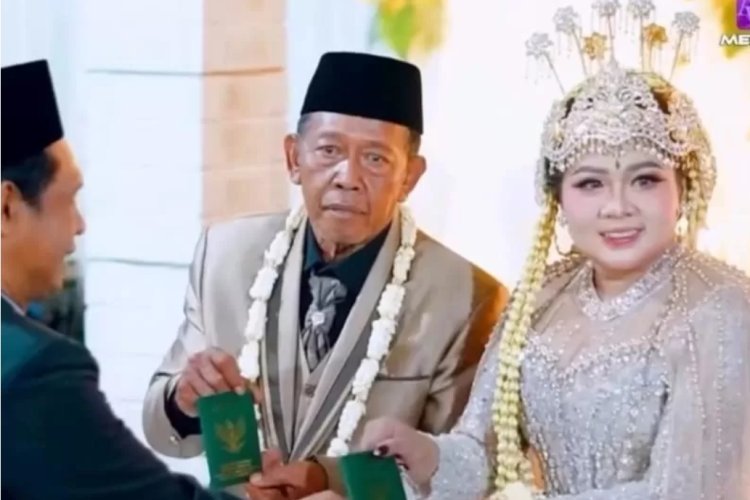 Video Pernikahan Beda Usia di Pacitan Dengan Mahar Cek Rp 3 Miliar Menjadi Perbincangkan Publik