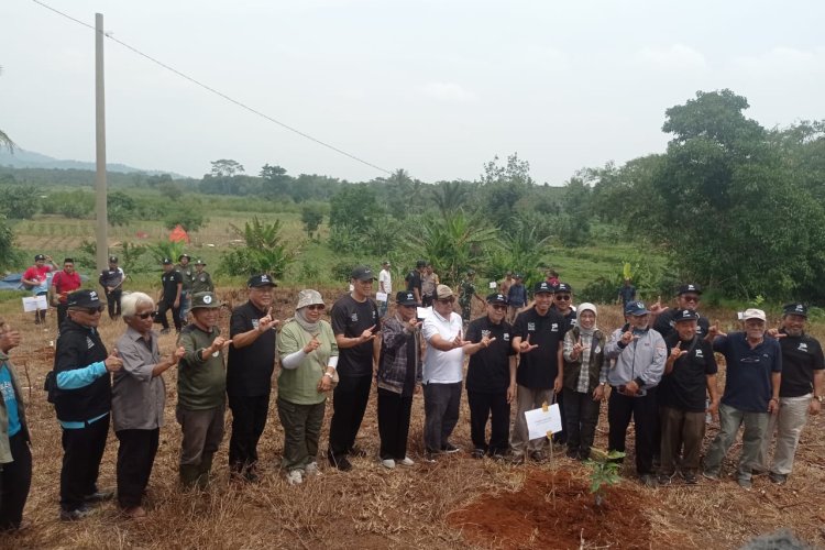 Kolaborasi Jemaat Muslim Ahmadiyah Indonesia ,ICRP,Yayasan Alam Lestari Bersama Kemenhut RI Penanaman 100.000 Bibit Pohon